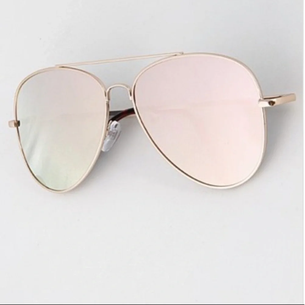 Pink aviator sunglasses